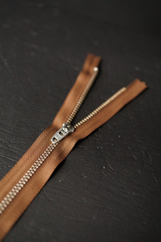 18cm Zip (Eve and Pegs)
