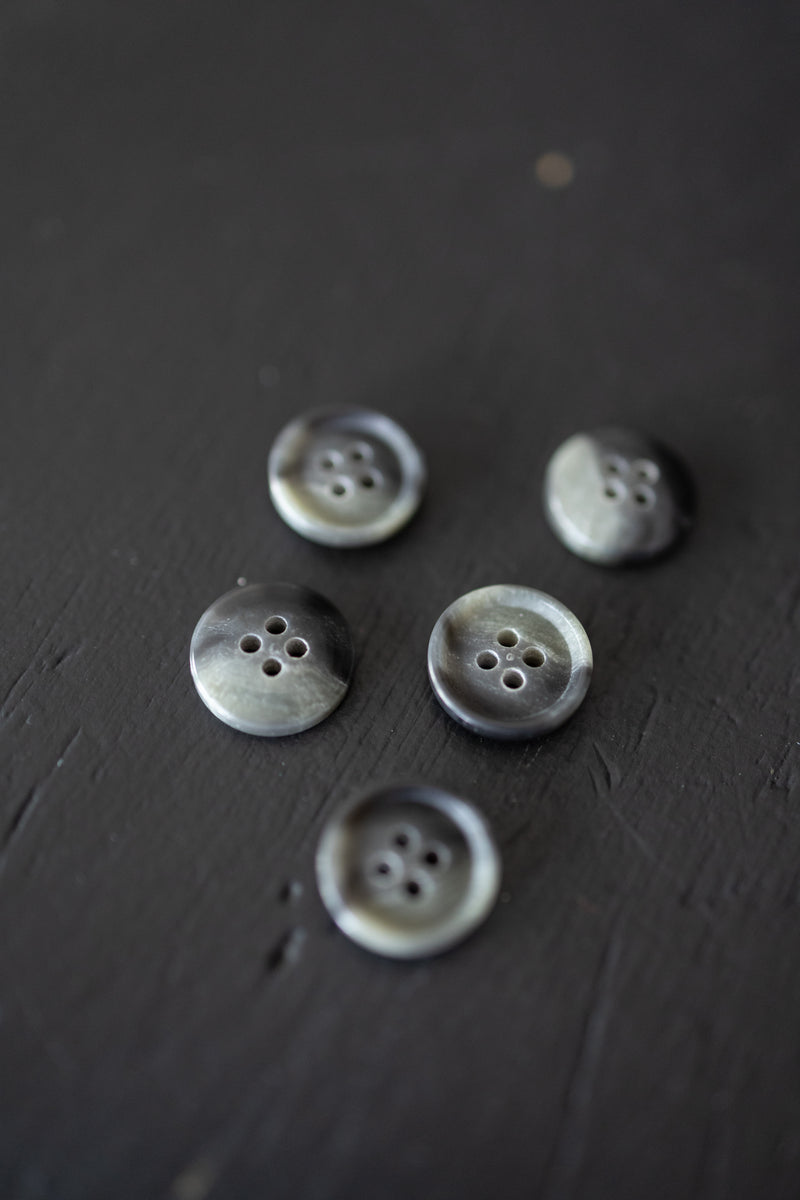 Semi Mottled Button - Granite Grey