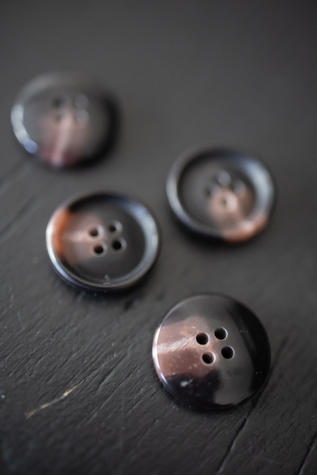 Semi Mottled Button - Fruity Brown