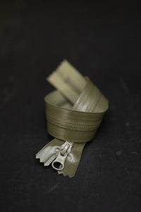 water repellent ykk 52cm zip