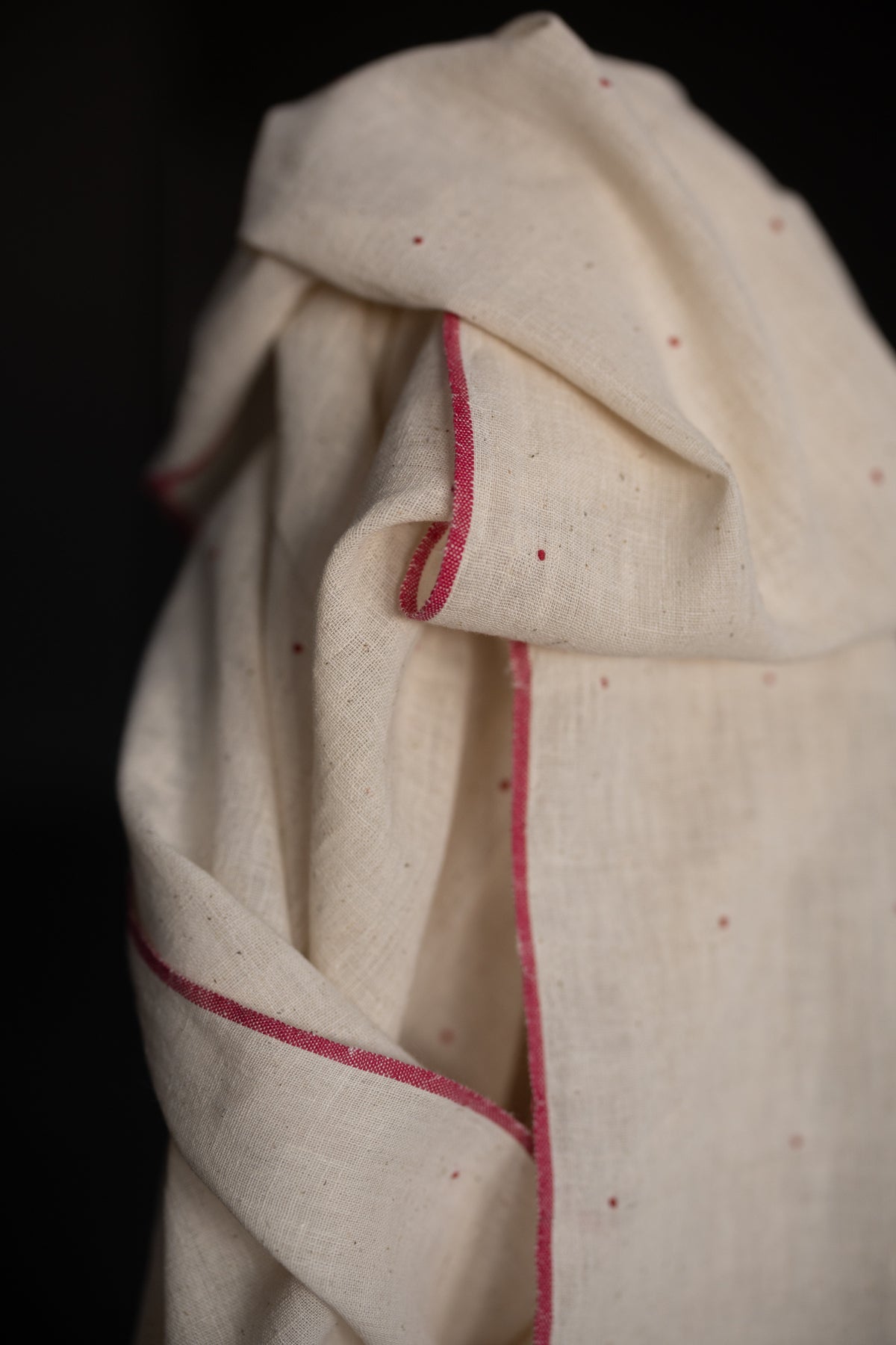 Tangaliya Handwoven Organic Cotton - Red Speck