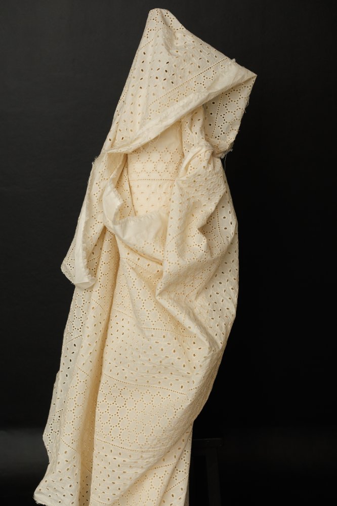 Broderie Anglaise Indian Cotton - Ecru Eyelet