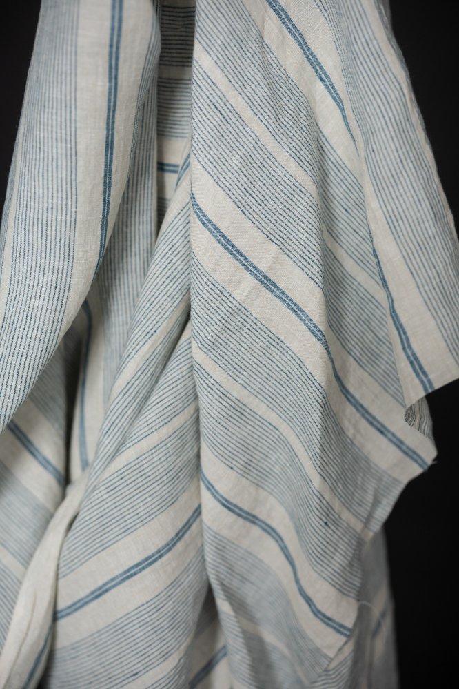 Dosa Aqua linen fabric