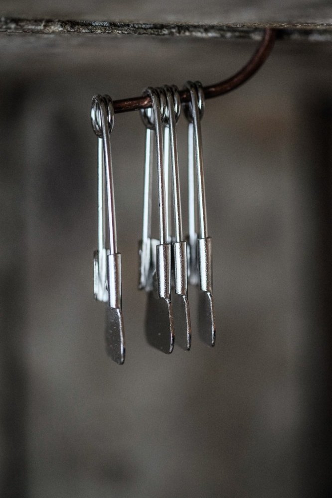 Small Laundry Pin