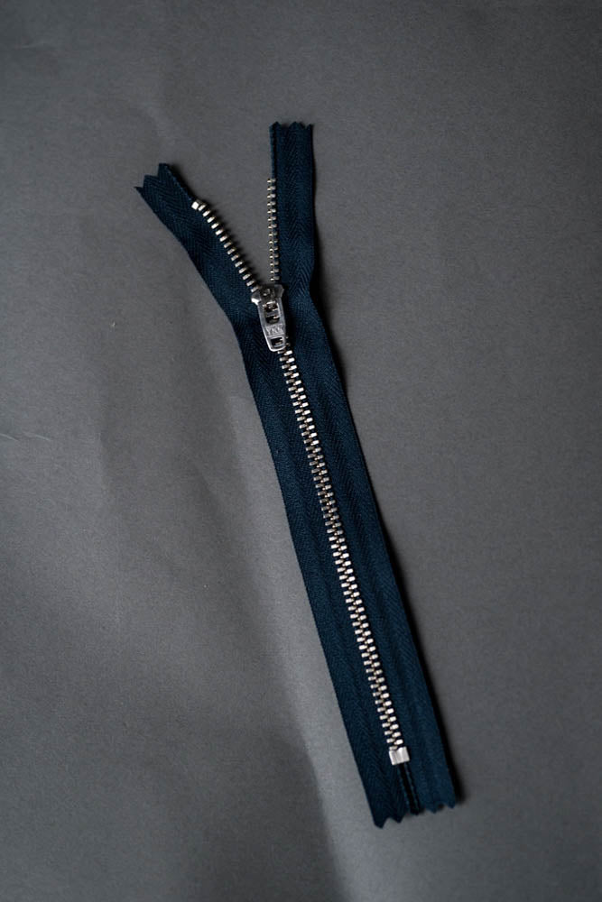 18cm Zip (Eve and Pegs)