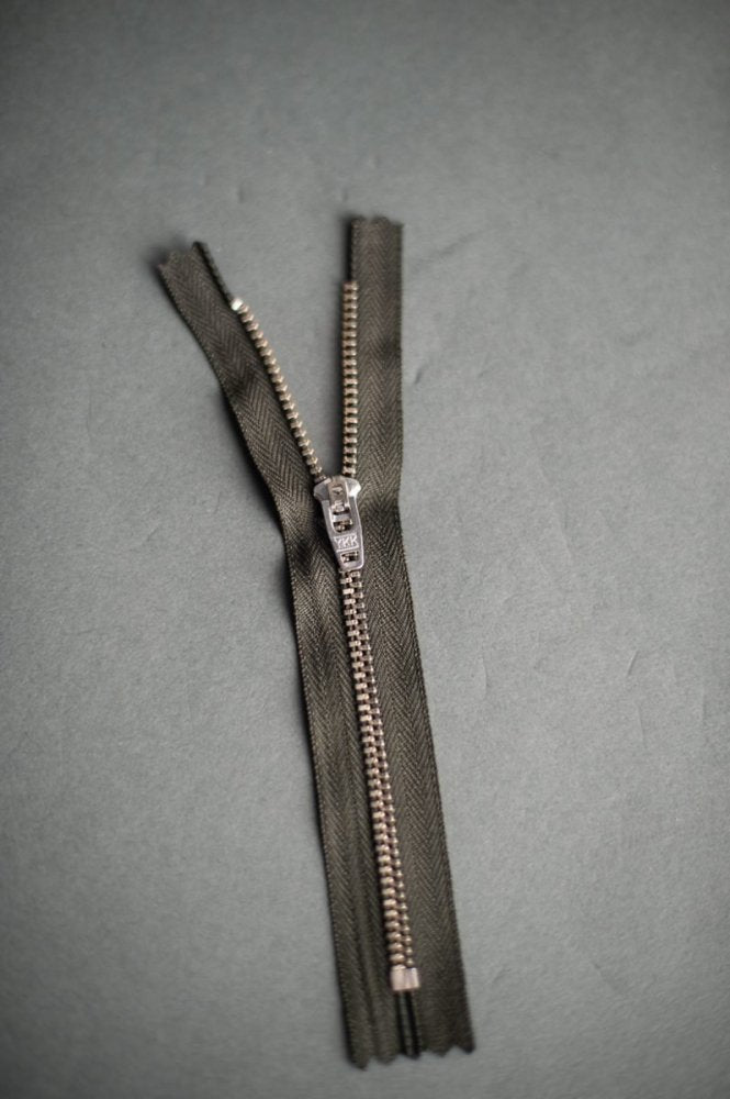 16cm Zip (Landgate)