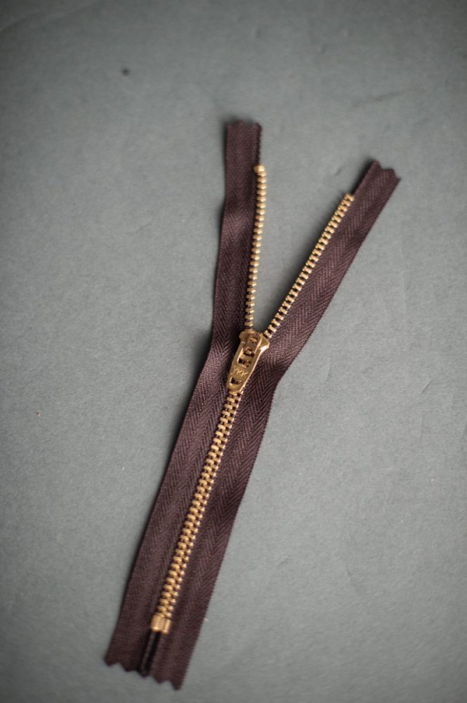 16cm Zip (Landgate)