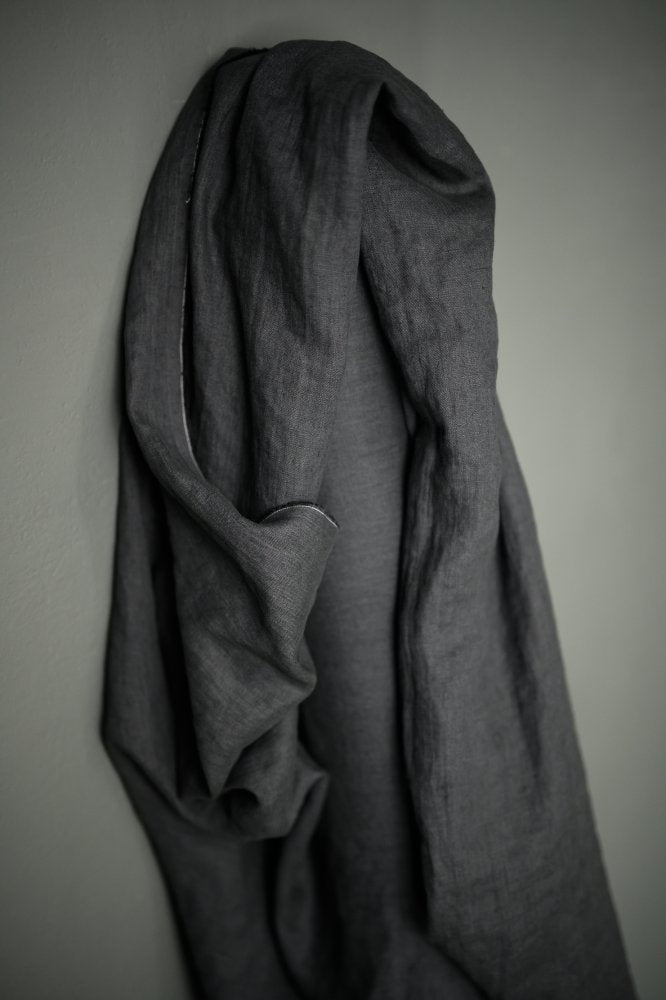 Remnant (Scuttle Black 185 Linen)