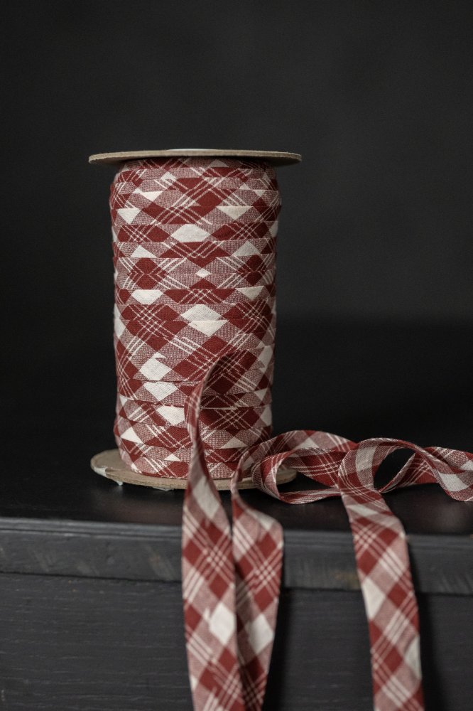 red check bias binding