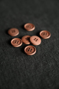 Cotton Button - Brown/Red