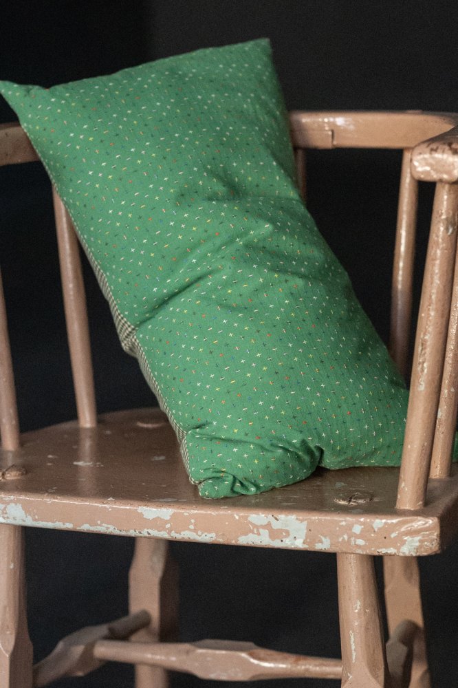 green cushion