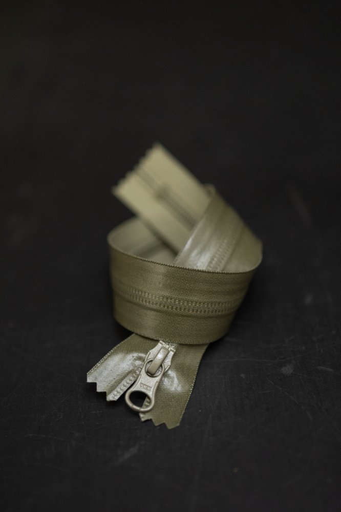 water repellent ykk 70cm zip