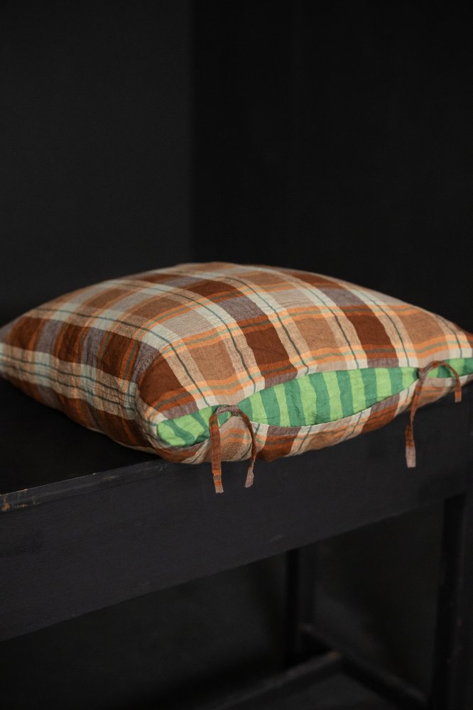 Baked Goods/Aloe Laundered Linen Peekaboo Cushion Cover