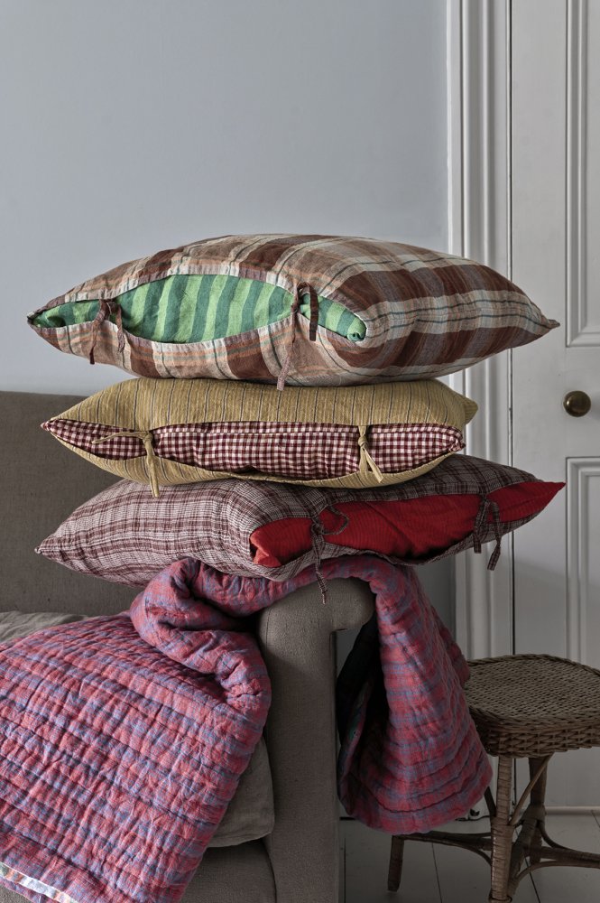 Baked Goods/Aloe Laundered Linen Peekaboo Cushion Cover