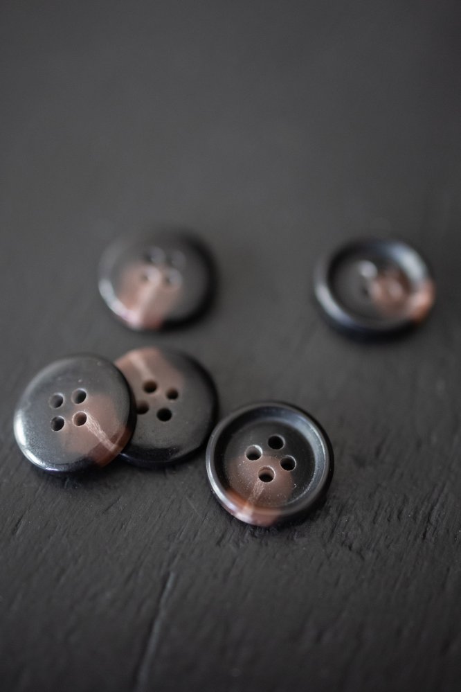 Fruity Brown Semi Mottled Button